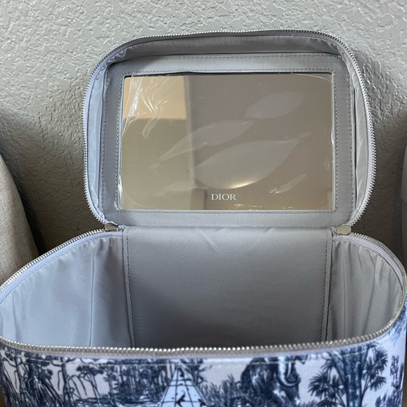 DIOR Beauty Vanity Case With Mirror Around The World Motif 2024 Loyalty … - Picture 10 of 15